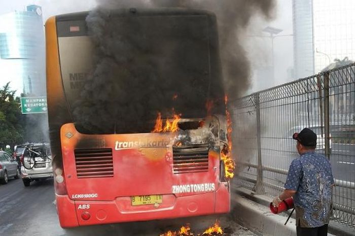 Bus Transjakarta sering alami terbakar di tengah jalan