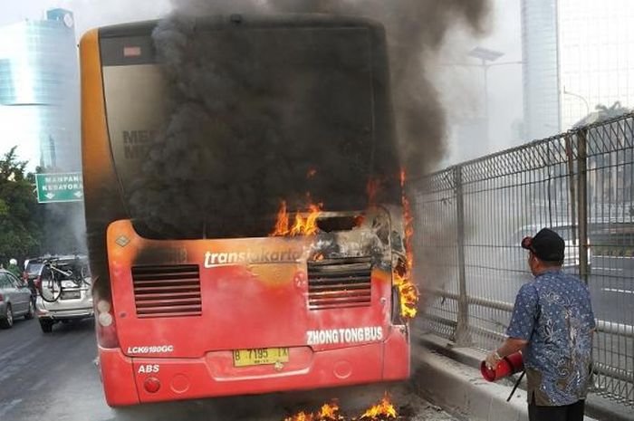 Bus Transjakarta sering alami terbakar di tengah jalan