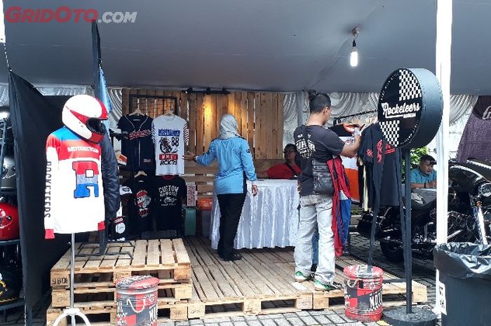 Tersedia beragam apparel untuk bermotor di Jakarta Motogarage 2018