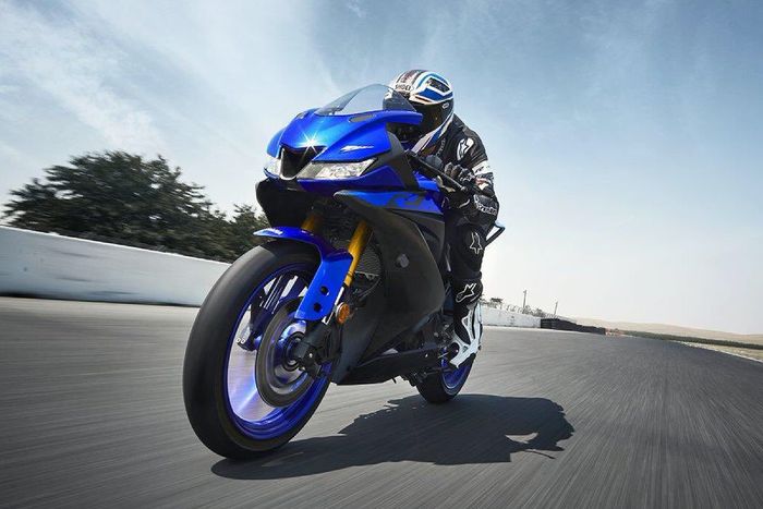 Kaki-kaki Yamaha YZF-R125 2019 mirip dengan versi sebelumnya