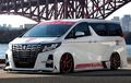 Toyota Alphard Putih-Merah Tampil Sangar Pakai Body Kit Custom 