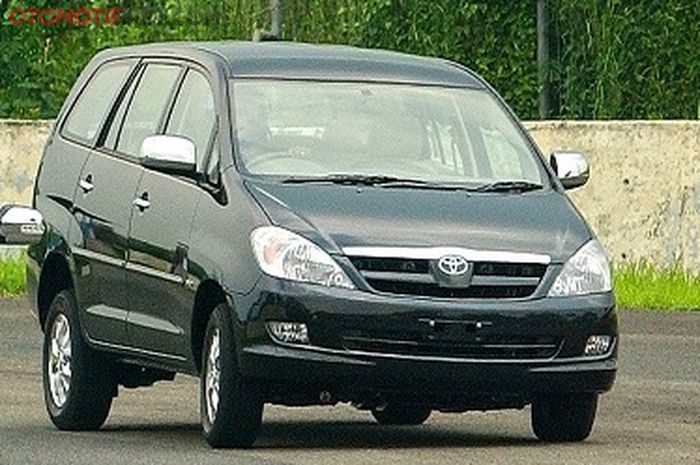 Harga mobil bekas Toyota Kijang innova diesel 