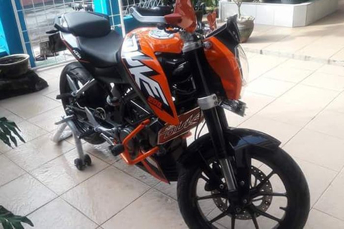 Ilustrasi motor KTM Duke 200