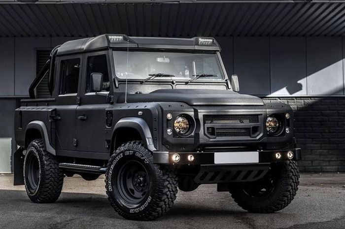 Land Rover Defender Kahn Designe Volcanic Rock Satin