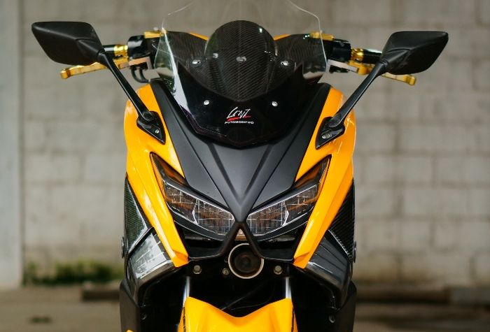 Lampu depan pakai Yamaha Aerox custom