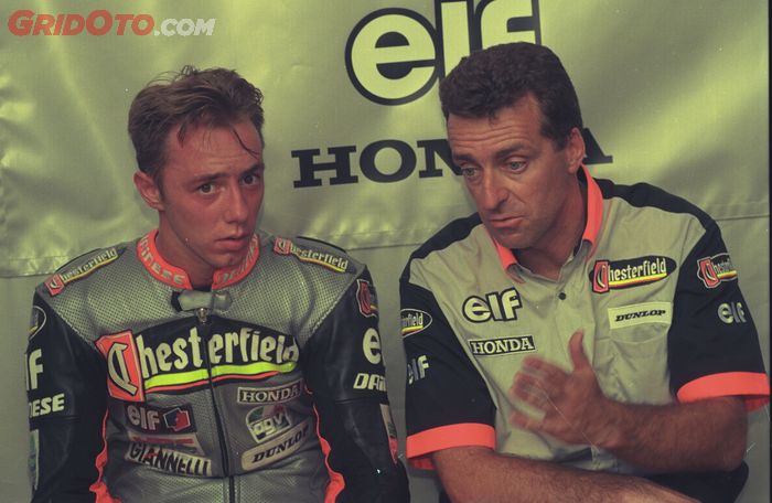 Herve Poncharal (kanan) yang kini sebagai bos tim Tech3 KTM Factory Racing, sudah pernah ke Indonesia mendampingi pembalap Prancis, Oliver Jacque di kelas 250 cc MotoGP Indonesia 1996