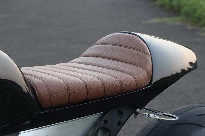 Jok single seater berbahan sintetis dari MBtech