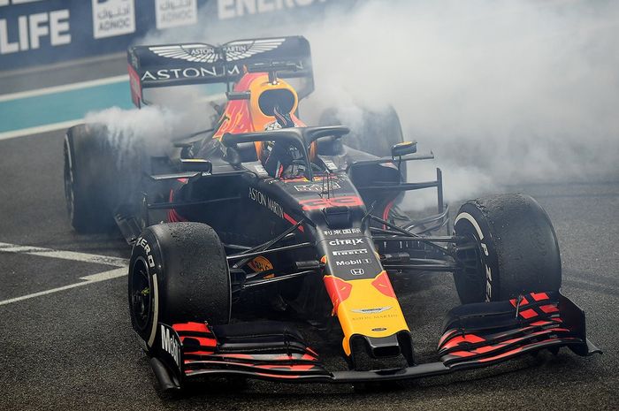 Pembalap Red Bull, Max Verstappen merasa puas bisa finish balapan F1 Abu Dhabi di depan pembalap Ferrari