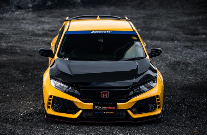 Modifikasi Honda Civic Turbo adopsi warna kuning Spoon yang eye-catching