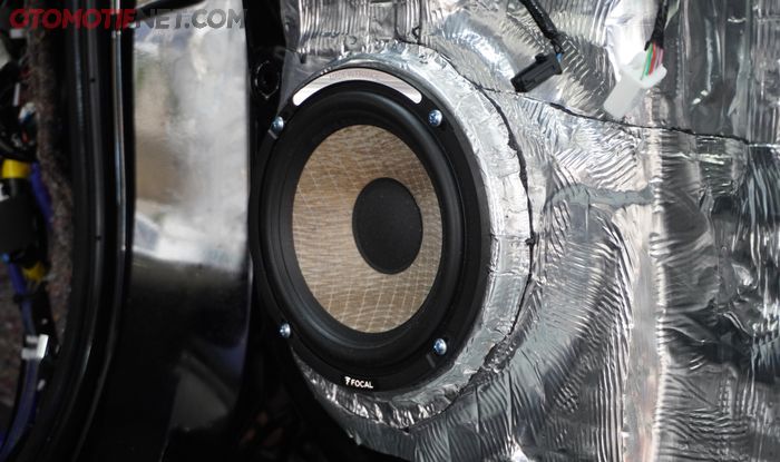 Speaker 3-Way Focal Flax dipasang ke Toyota Kijang Innova Zenix