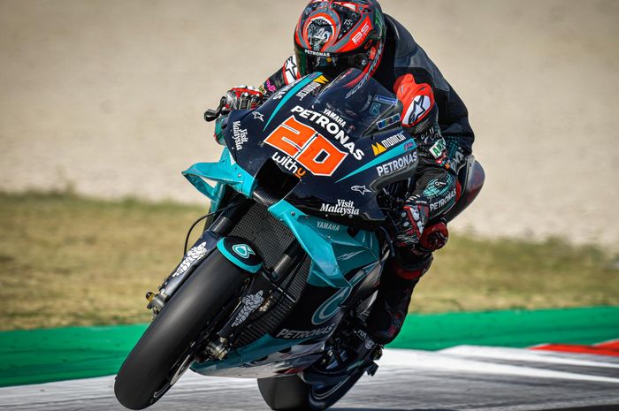 Fabio Quartararo kembali jadi pole seater di MotoGP Prancis. Ia tidak terkalahkan sepanjan Sabtu