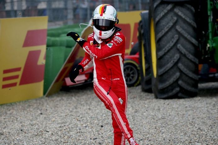 Sebastian Vettel ngamuk setelah crash di F1 Jerman
