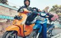 Dari Vespa sampai RX-King, Mas Pur si Tukang Ojek Pengkolan Sering Pamer Koleksi Motor Nih!