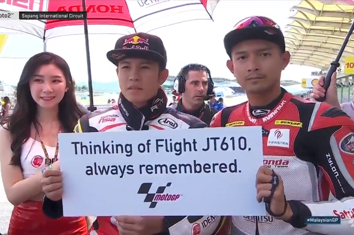 Dimas Ekky dan Tetsuta Nagashimaberi dukungan untuk korban Lion Air JT610 sebelum Moto2 Malaysia