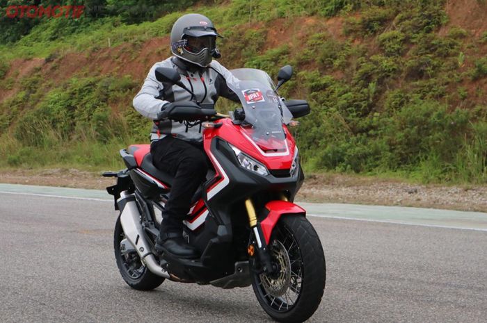 Ikustrasi Honda X-ADV 250 - 300 cc