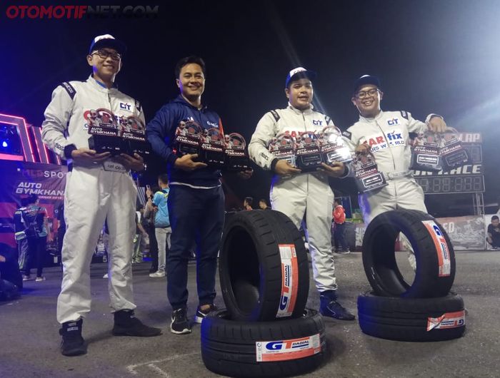 Toyota Agya dan Honda Brio dipakai tim Slalom Carfix, Hasilkan Banyak Piala di Kejurnas Slalom