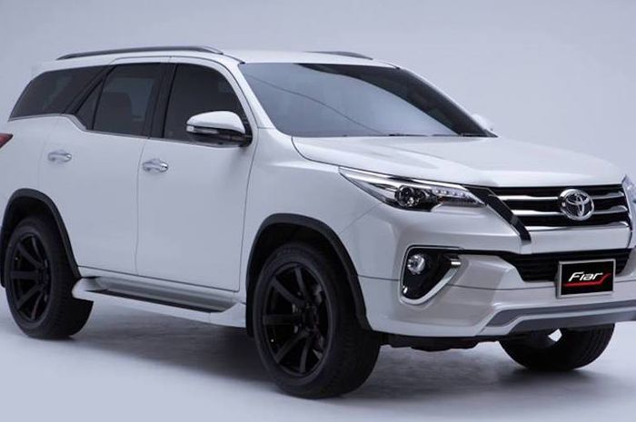 Toyota Fortuner pakai body kit simple nan sporty