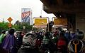 Jakarta Banjir Lagi. Underpass di Bawah tol JORR  Lumpuh, Pemotor Paksa Masuk Tol Becakayu
