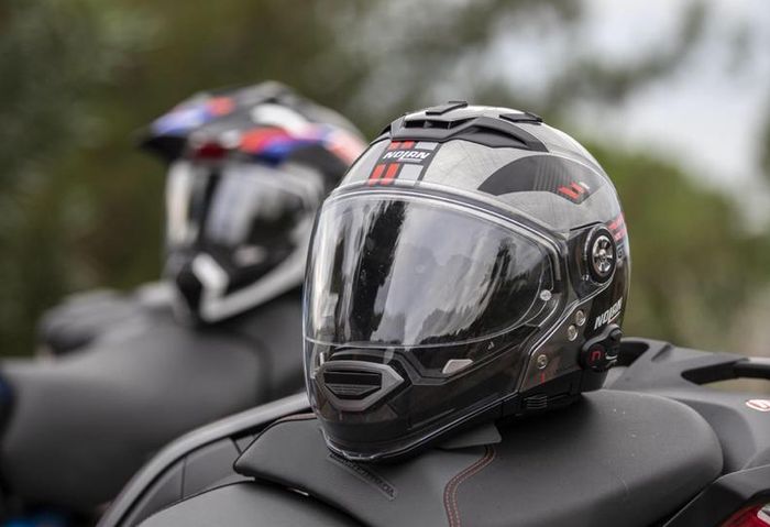 Illustrasi helm Nolan N44 Viewpoint yang kena diskon di toko spesialis apparel riding DeRide