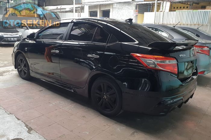 Upgrade Toyota Limo eks taksi Blue Bird