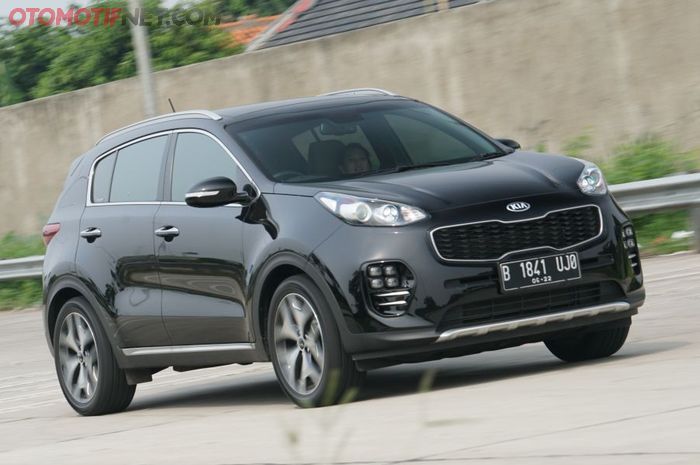 Kia Sportage menggunakan mesin dan transmisi yang sama dengan Hyundai Tucson