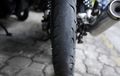 Ini Penyebab Ban Motor Botak Sebelah, Bikers Banyak Yang Belum Tahu