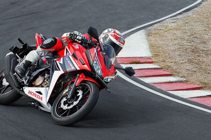 Honda CBR150R baru