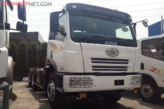 Ilustrasi Tractor head FAW