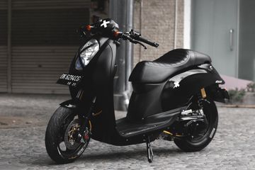 Pilih Warna Bodi Mayoritas Hitam Bikin Honda Scoopy Karbu Ini Kembali Segar Gridoto Com