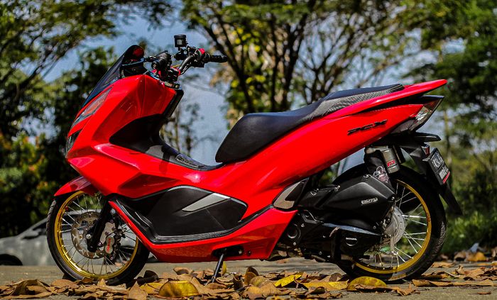 Honda PCX 150 pakai pelek TK Racing ring 16 dengan ban Maxxis 70/90