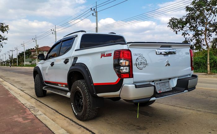 Tampilan belakang modifikasi Mitsubishi Triton baru