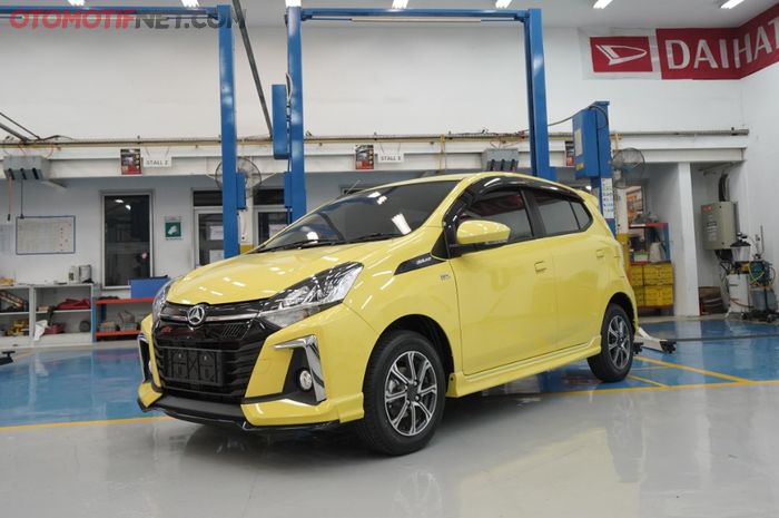 Daihatsu Ayla R Deluxe AT 2020