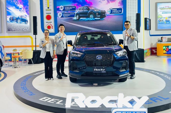 Daihatsu tawarkan beragam program penjualan dan hadiah selama GIIAS Surabaya 2025