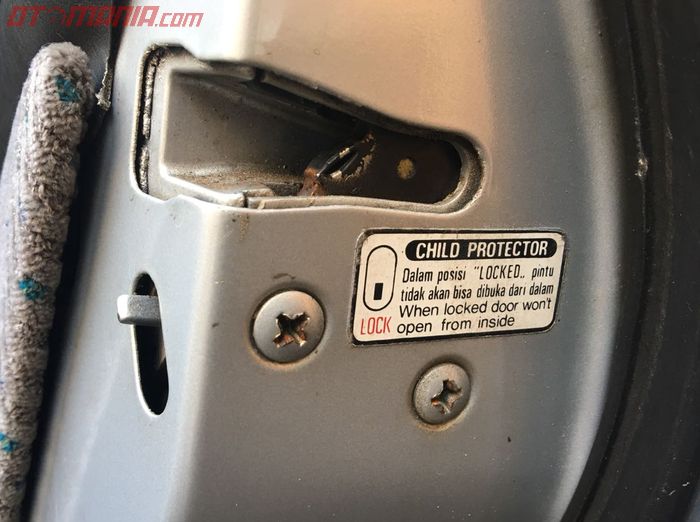 Child lock di Toyota Starlet