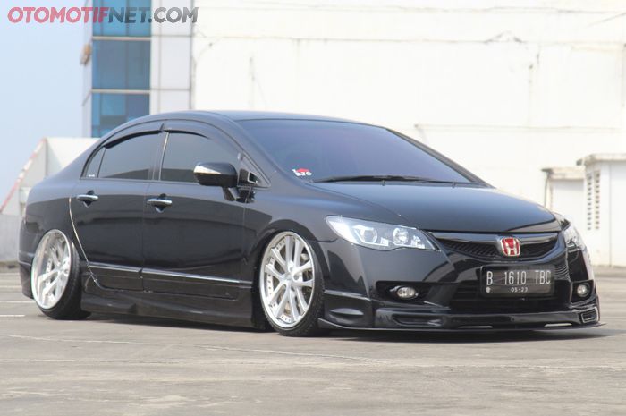 Ilustrasi Honda Civic FD1