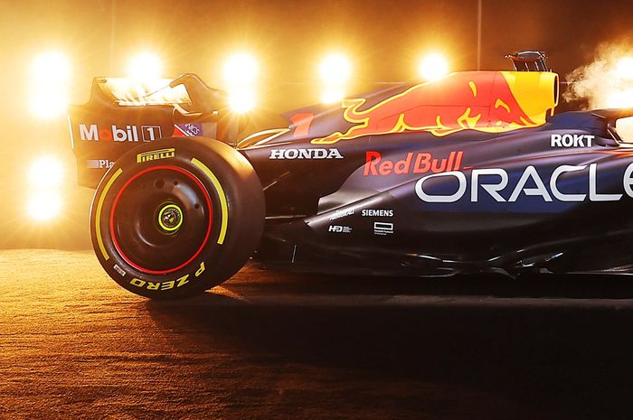 Honda masih menyuplai mesin untuk tim Red Bull hingga akhir 2025, kemudian keduanya berbeda jalan mulai musim balap F1 2026