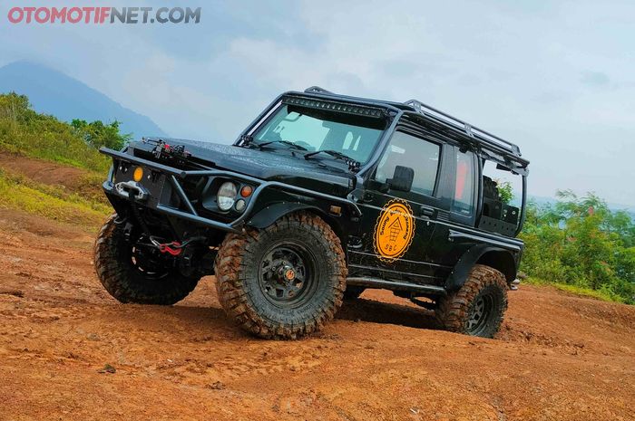 Modifikasi Suzuki Jimny Caribian 2006