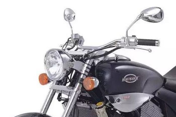 bodinya gambot bertampang macho, sayang mesin Hampir-Davdison Taiwan ini bikin kecewa