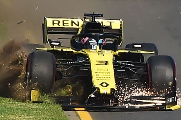 Daniel Ricciardo crash di F1 Australia 2019