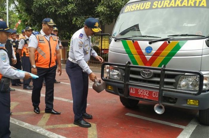 Dishub Surakarta resmikan mobil derek gratis