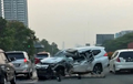 Mitsubishi Pajero Sport Baru Belum Setahun, Berantakan Melintang Di Tengah Tol 