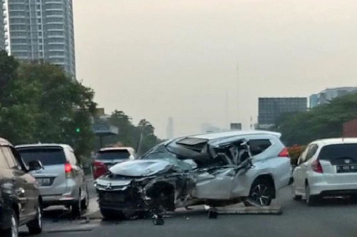 Kecelakaan All New Mitsubishi Pajero Sport hingga remuk