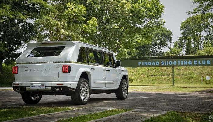 Tampilan belakang Pindad MV3 Garuda Limousine