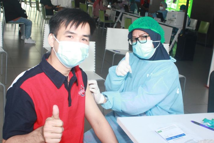 Federal Oil dan PT MRT Jakarta adakan vaksinasi gratis bagi mitra Federal Oil, mekanik dan masyarakat umum