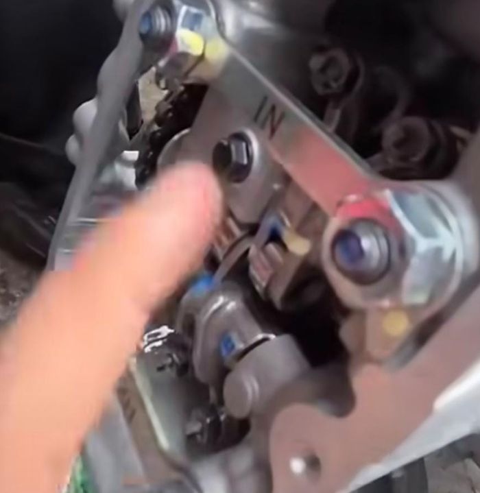 Kondisi head silinder Honda PCX 160 baru berusia 5 km 