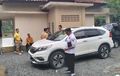Honda CR-V Pecah Kaca Dadakan, Duit Ratusan Juta dan Puluhan ATM Lenyap