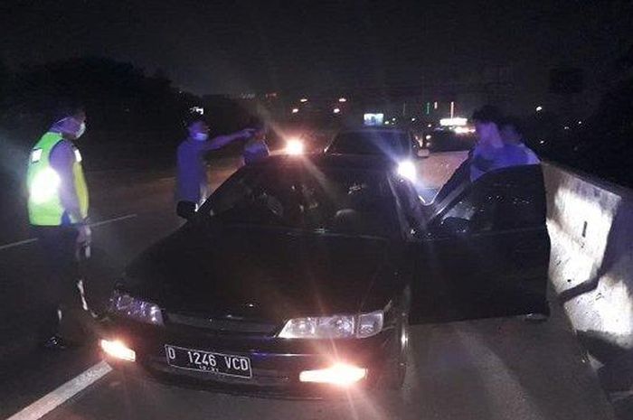 Honda Accord Cielo yang digunakan Ferdian Paleka dalam percobaan kabur dari kejaran petugas kepolisian di Tol Tangerang-Merak KM19, Jumat (8/5/2020) dini hari.  