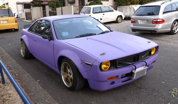 Tampang depan Nissan Silvia S14 berubah mirip Dodge Challenger