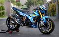Suzuki Satria F150 Pakai Sok Kebalik, Lengan Ayun & Ban Lebar, jadi Bebek GP