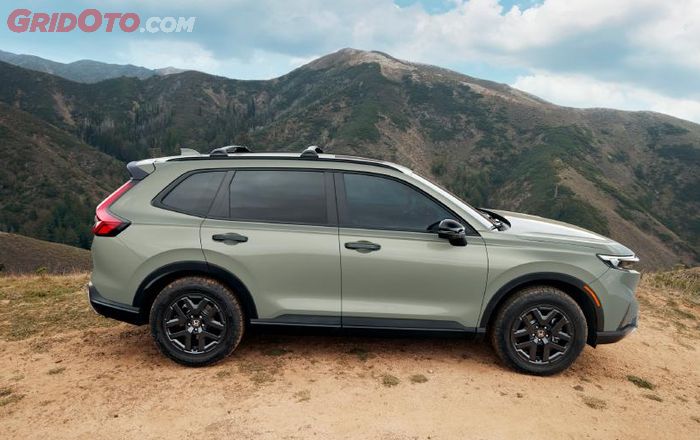 Honda CR-V TrailSport bergaya rugged, pelek baru berukuran 18 inci ban all-terrain Continental CrossContact ATR